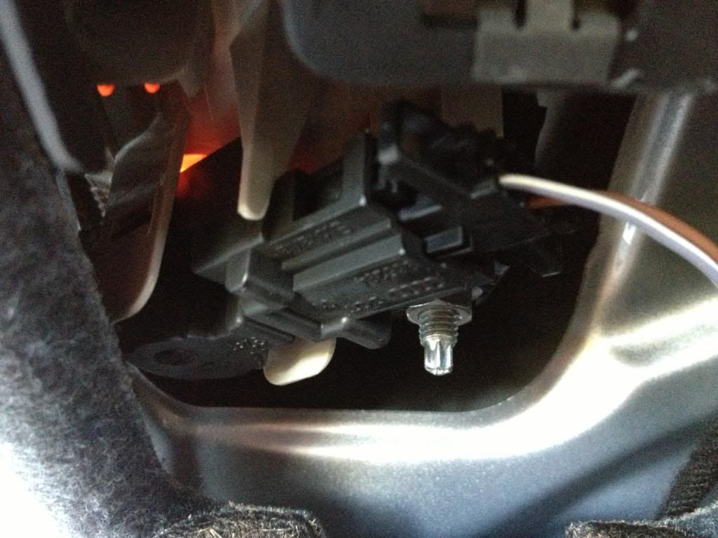 DIY Tail Light Bulb Replacement (B7 A4)